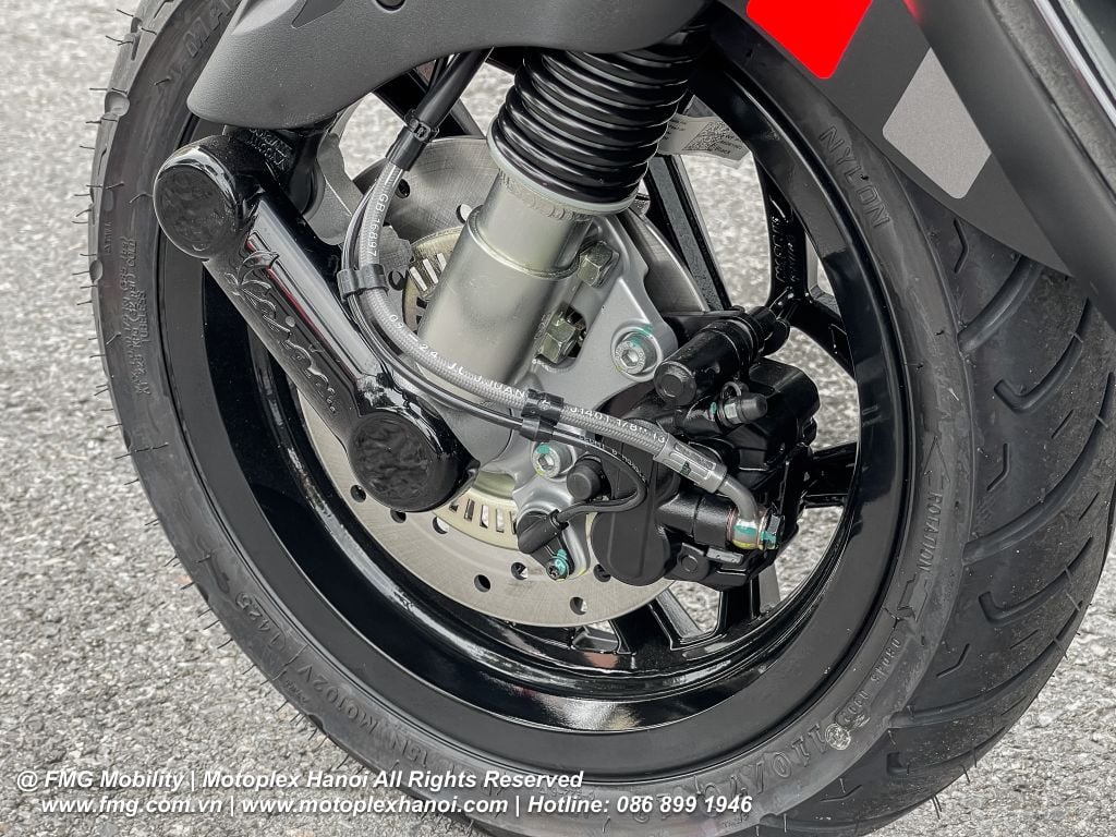 Hệ thống chống bó cứng phanh ABS&nbsp;giúp lái xe an toàn&nbsp;trên mọi bề mặt&nbsp;đường xá và thời tiết