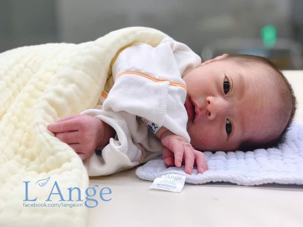 L'ANGE - CHIẾC KHĂN BÔNG ĐẦU TIÊN CỦA BÉ