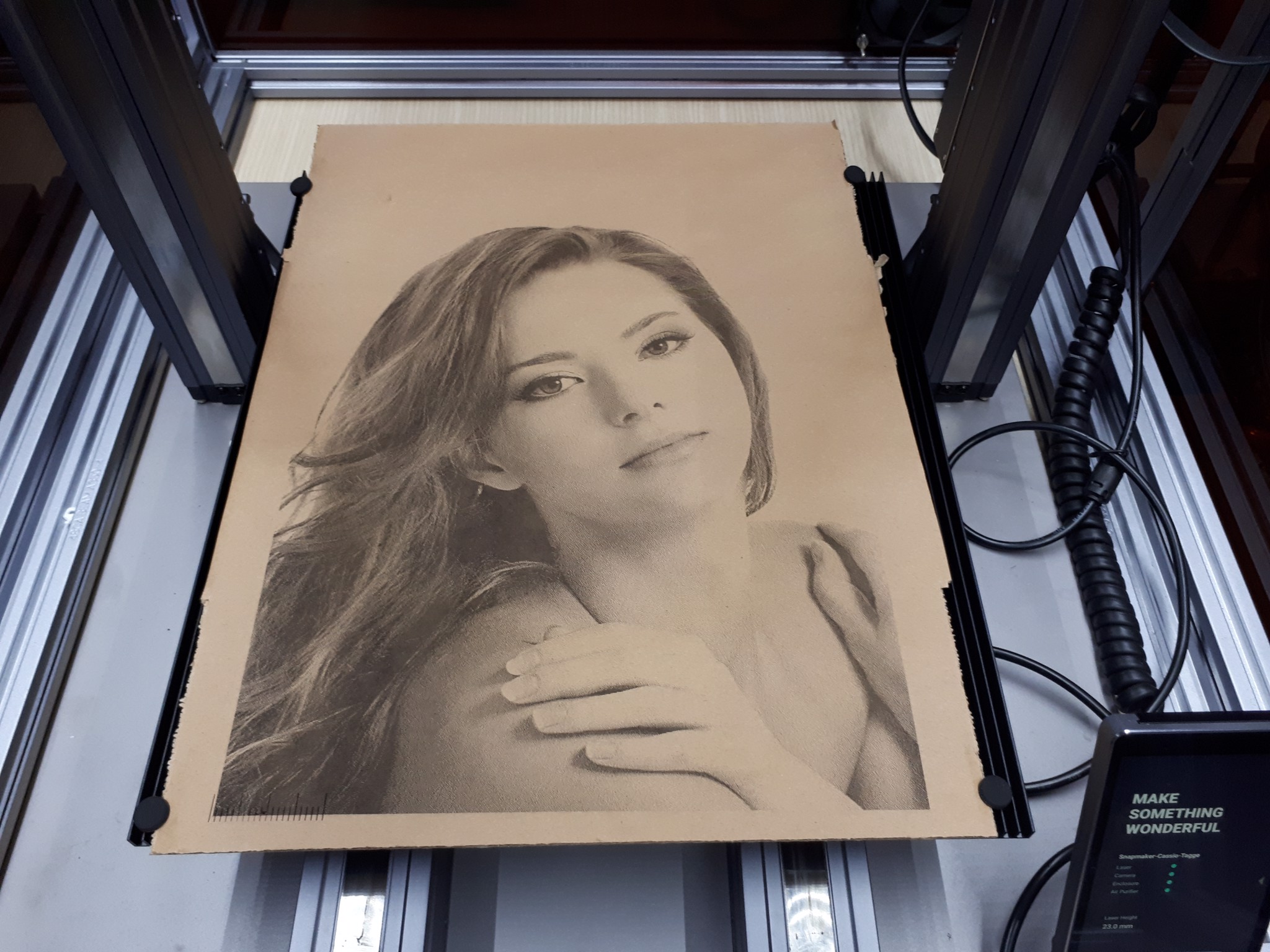 Khắc hình Laser trên máy in 3D A350T Snapmaker quá đẹp.