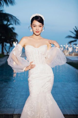 Đám cưới Minh Hằng tuy không hoa hồng nhưng vô cùng lãng mạn với ngập tràn cỏ lau
