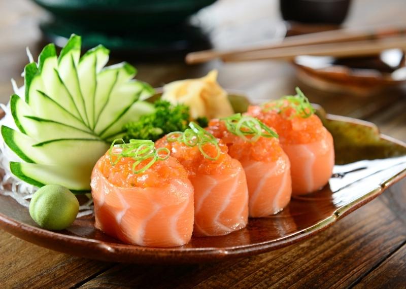 Những nguy cơ khi ăn sushi và sashimi