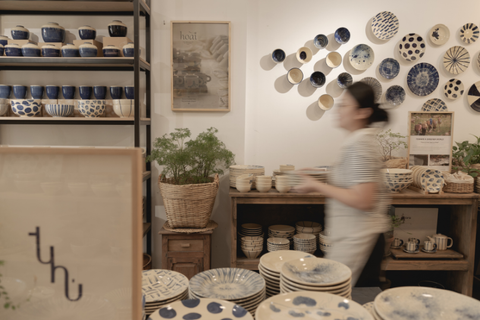 CỬA HÀNG TU HÚ CERAMICS THẢO ĐIỀN