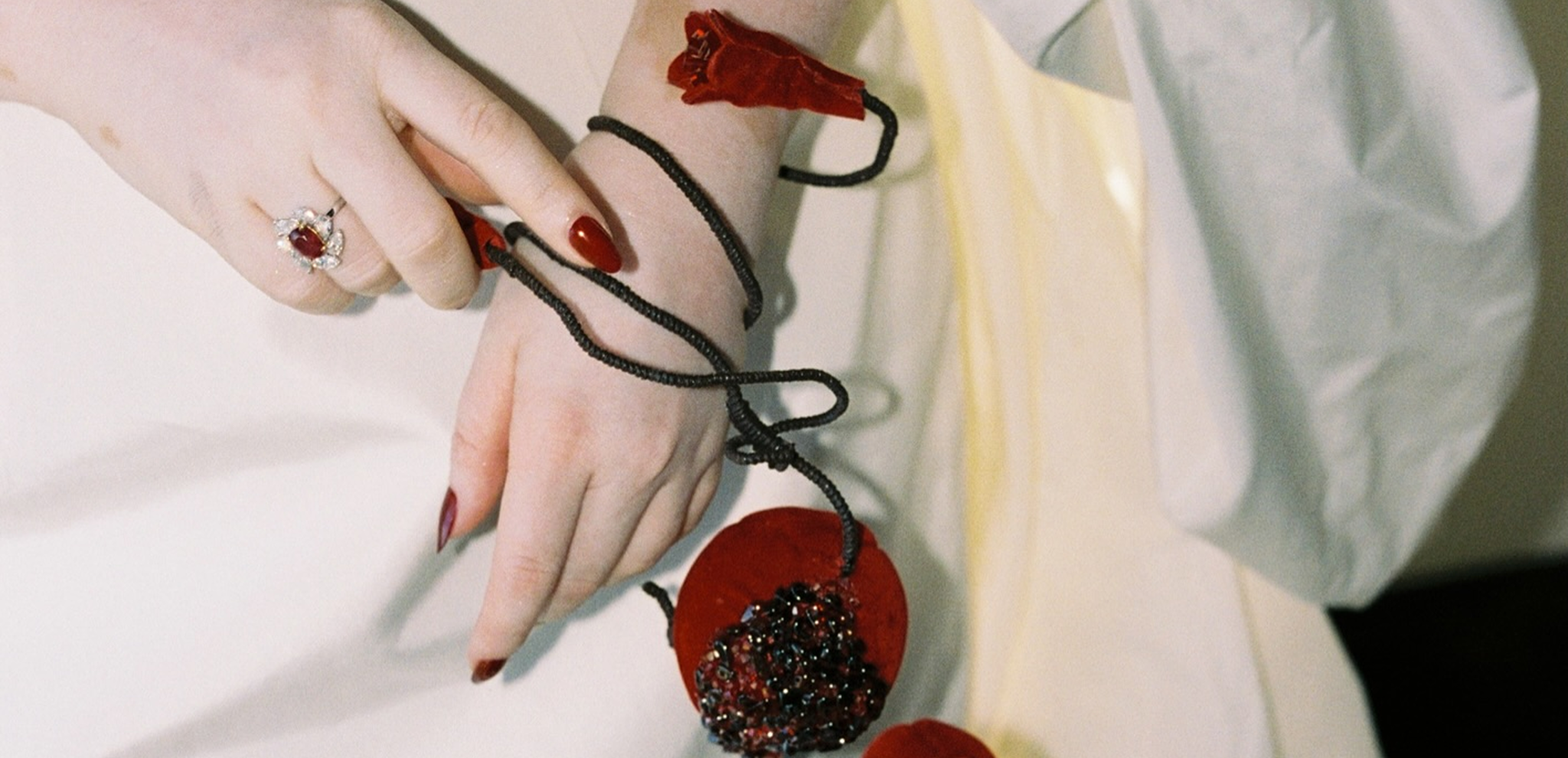 LEMAN WEDDING RINGS FEATURED IN THE FIRST VIETNAMESE WEDDING EVER ON VOGUE