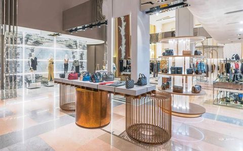 Gucci, Prada, Louis Vuitton đổ bộ thị trường xa xỉ Arab Saudi
