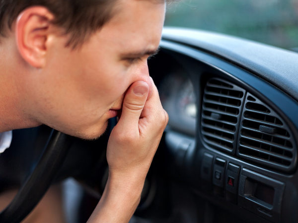 Mùi hôi ô tô là một trong những loại mùi khó chịu và “Cứng đầu” nhất
