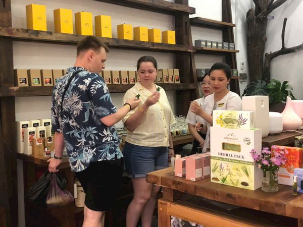 khai trương himalaya