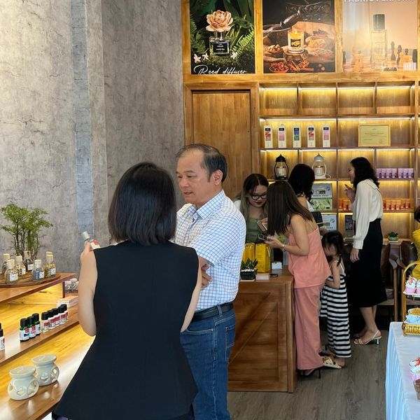 nước hoa xe hơi Himalaya