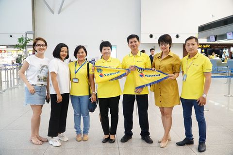 SỰ KHÁC BIỆT GIỮA TRƯỞNG ĐOÀN DU LỊCH QUỐC TẾ VÀ TRƯỞNG ĐOÀN DU LỊCH NỘI ĐỊA