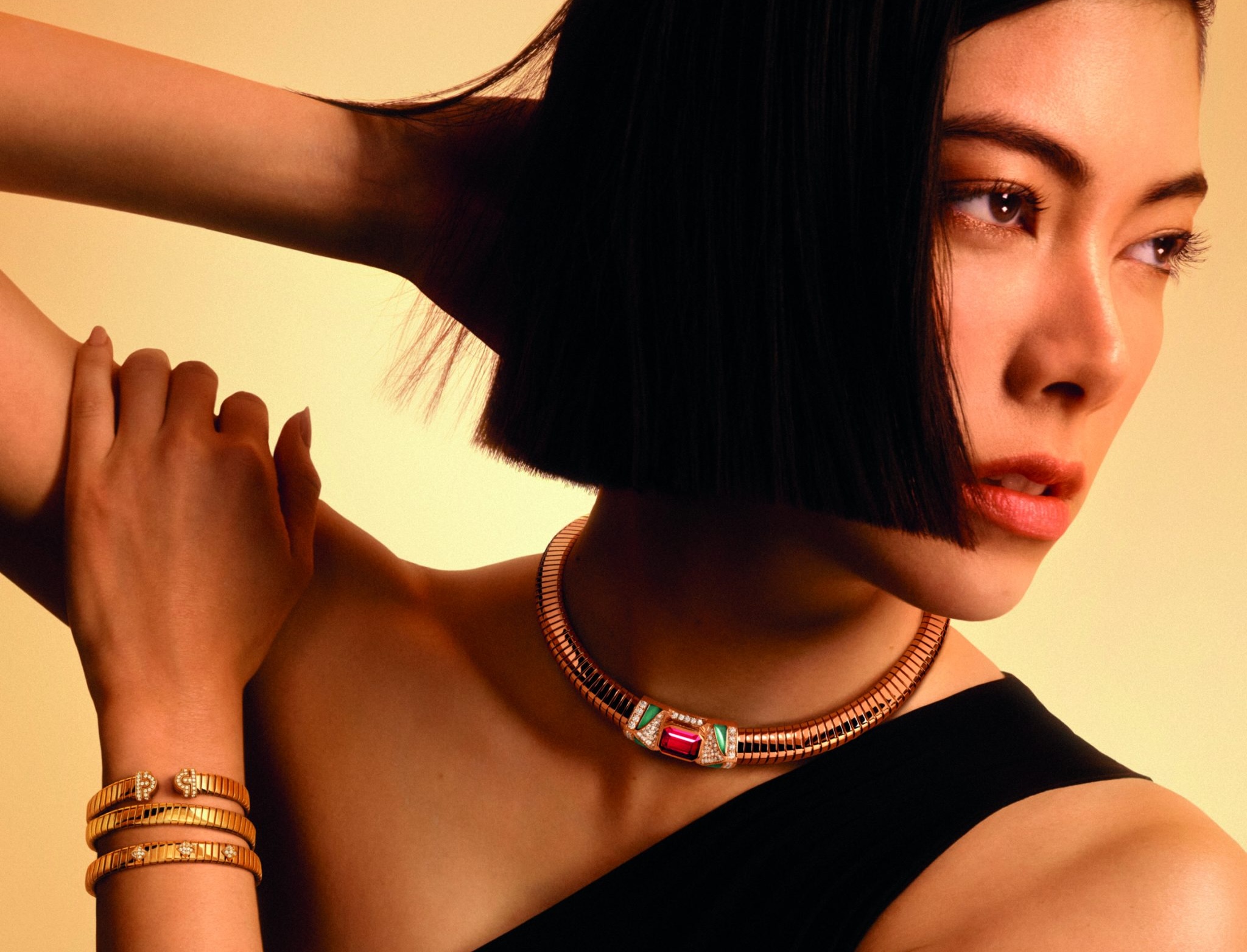 Bvlgari Ra Mắt Bộ Sưu Tập Trang Sức Bvlgari Tubogas Mới Bằng Vàng