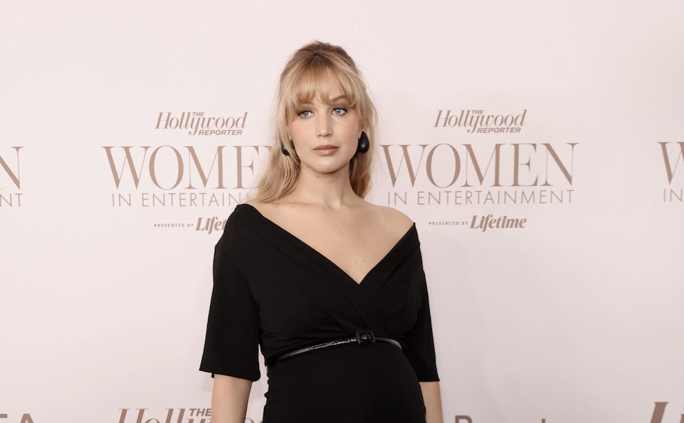 Hollywood Reporter Gala: Jennifer Lawrence lộng lẫy với thiết kế Dior