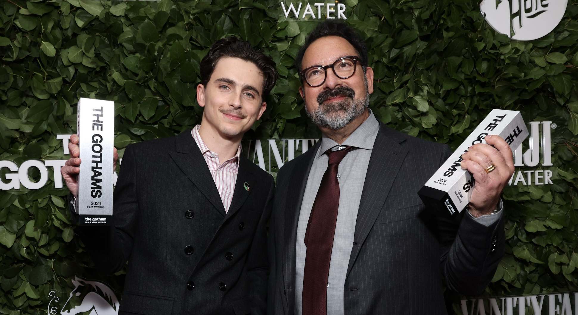 Timothée Chalamet rạng ngời trong trang phục Celine Homme tại Gotham