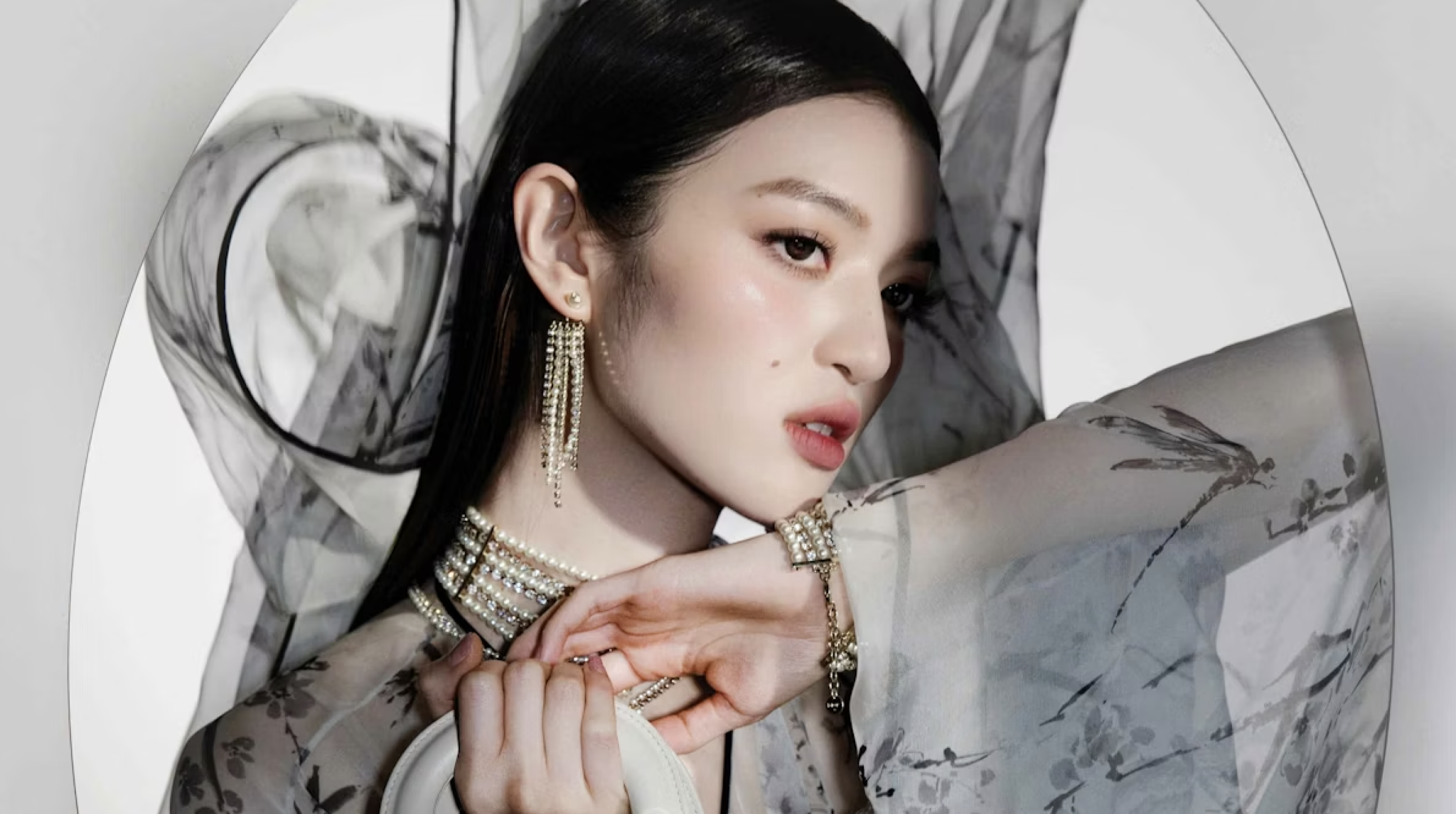 Dior Thu-Đông 2025: Tái định nghĩa vẻ đẹp của người phụ nữ hiện đại