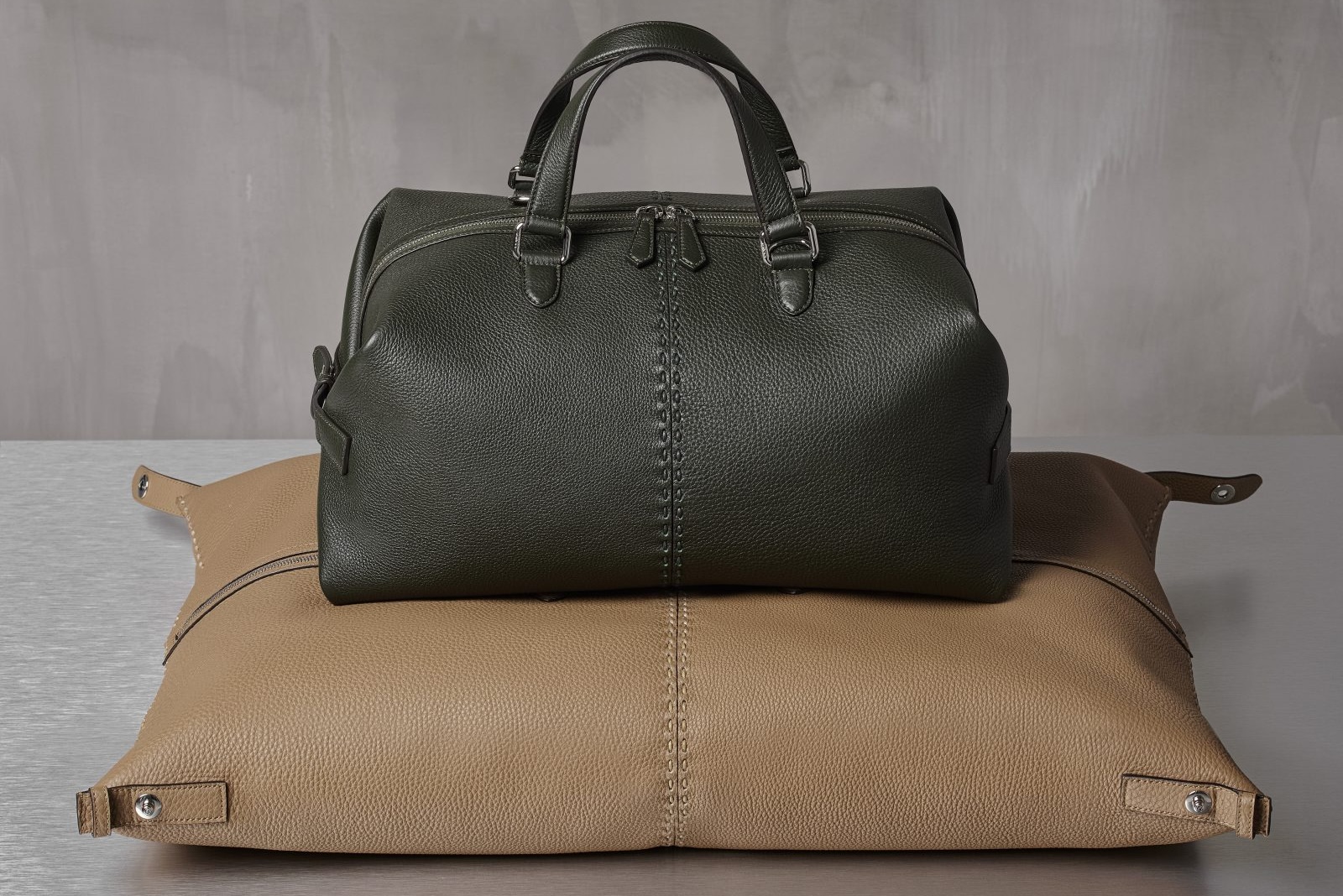Túi FENDI Siesta: Sự lựa chọn hoàn hảo cho quý cô hiện đại