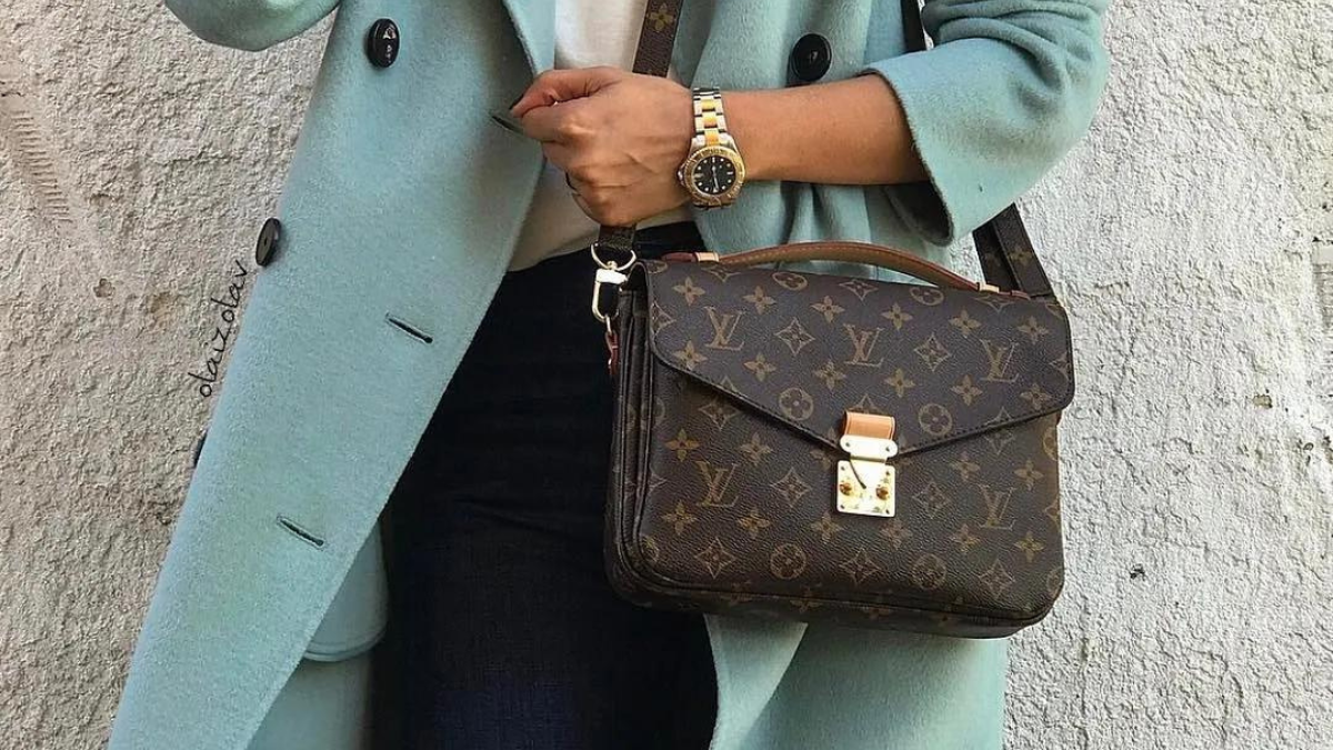 Soi đồ hiệu: 6 mẹo nhỏ để phân biệt Louis Vuitton Metis Bag real và fake
