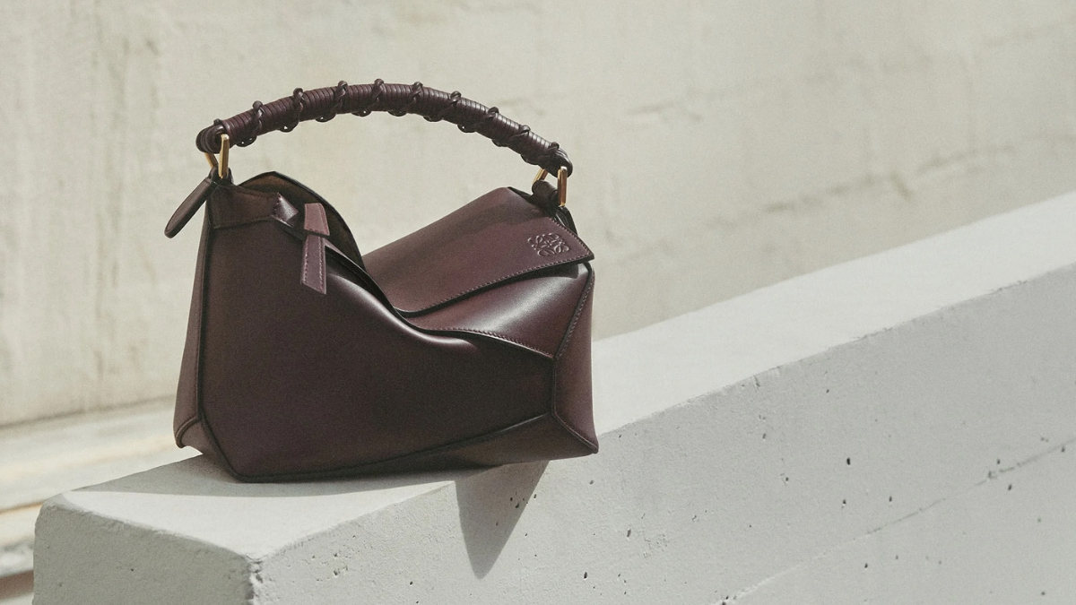 Soi đồ hiệu: 7 bước quan trọng để xác định Loewe Puzzle Bag chính hãng