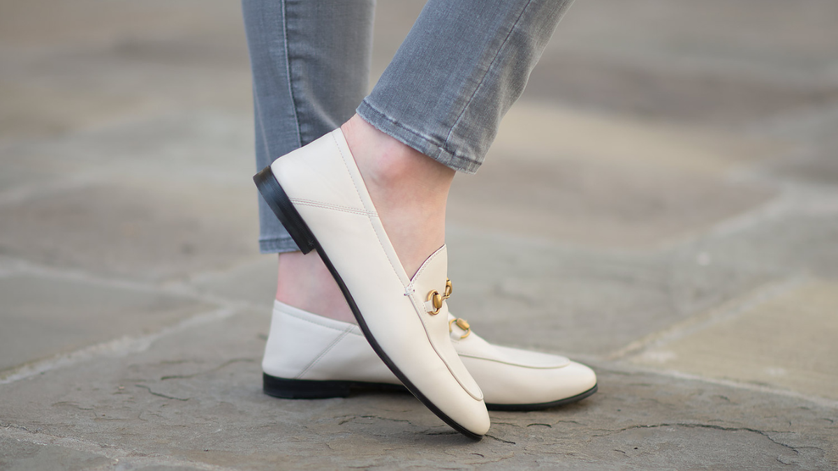 Soi đồ hiệu: 7 bước quan trọng để phân biệt Gucci Brixton Loafers real và fake