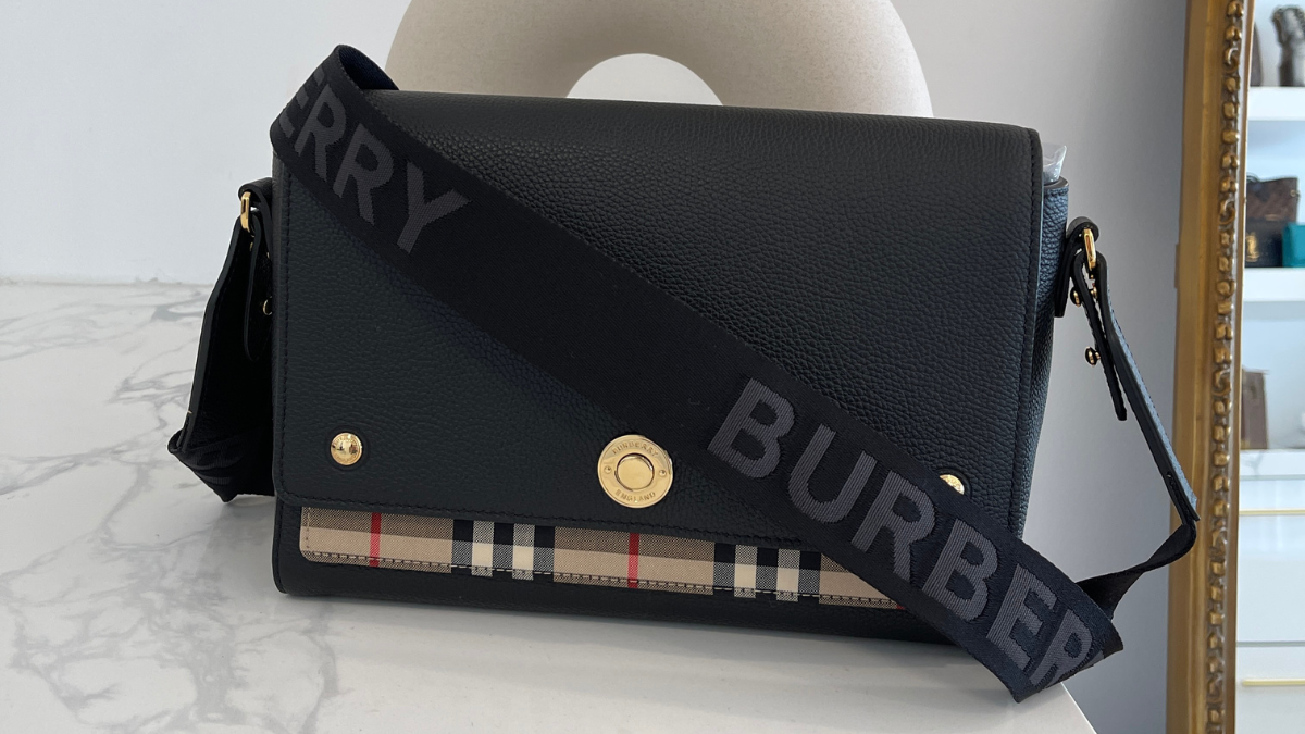 Soi đồ hiệu: 6 mẹo nhỏ để phân biệt Burberry Vintage Check Note Bag real và fake