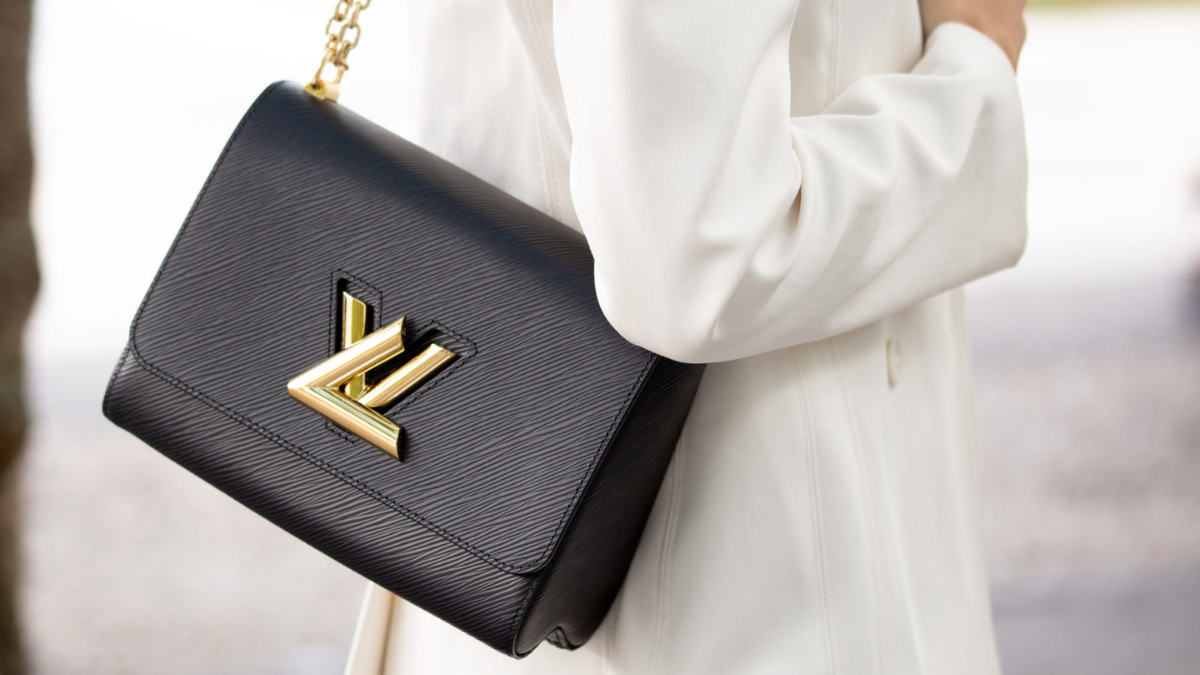 Soi đồ hiệu: 7 mẹo nhỏ để phân biệt Louis Vuitton Twist Bag real và fake