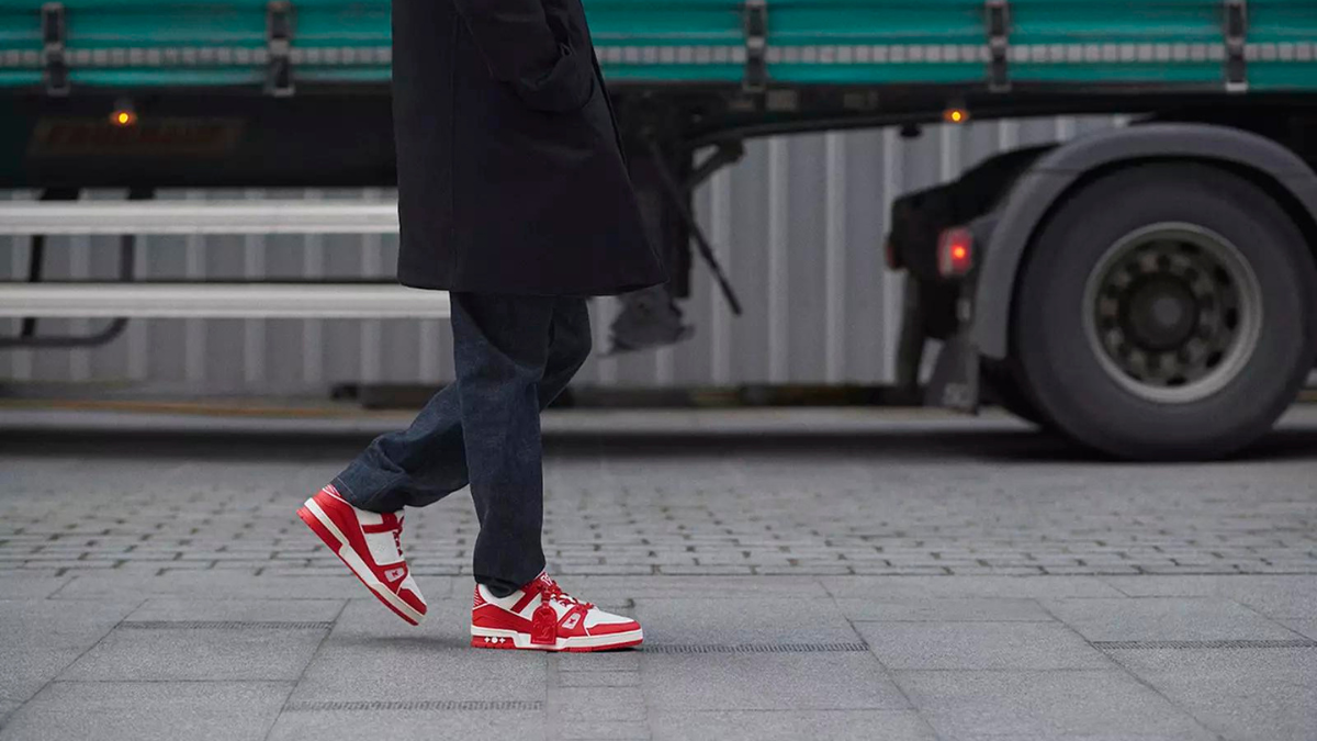 Soi đồ hiệu: Những mẹo nhỏ giúp bạn phân biệt LV trainers real và fake