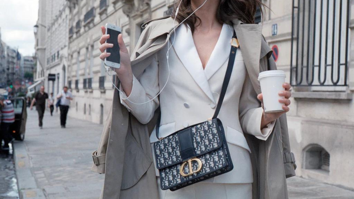 Soi đồ hiệu: Những mẹo nhỏ giúp bạn phân biệt túi Dior 30 Montaigne real và fake