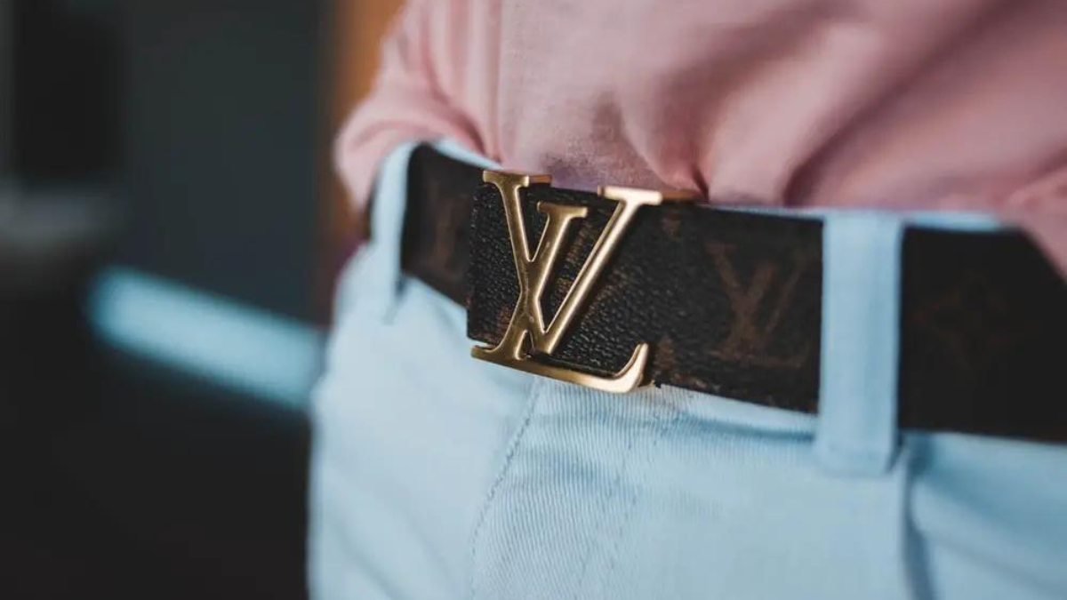 Soi đồ hiệu: Những mẹo nhỏ giúp bạn phân biệt thắt lưng Louis Vuitton real và fake