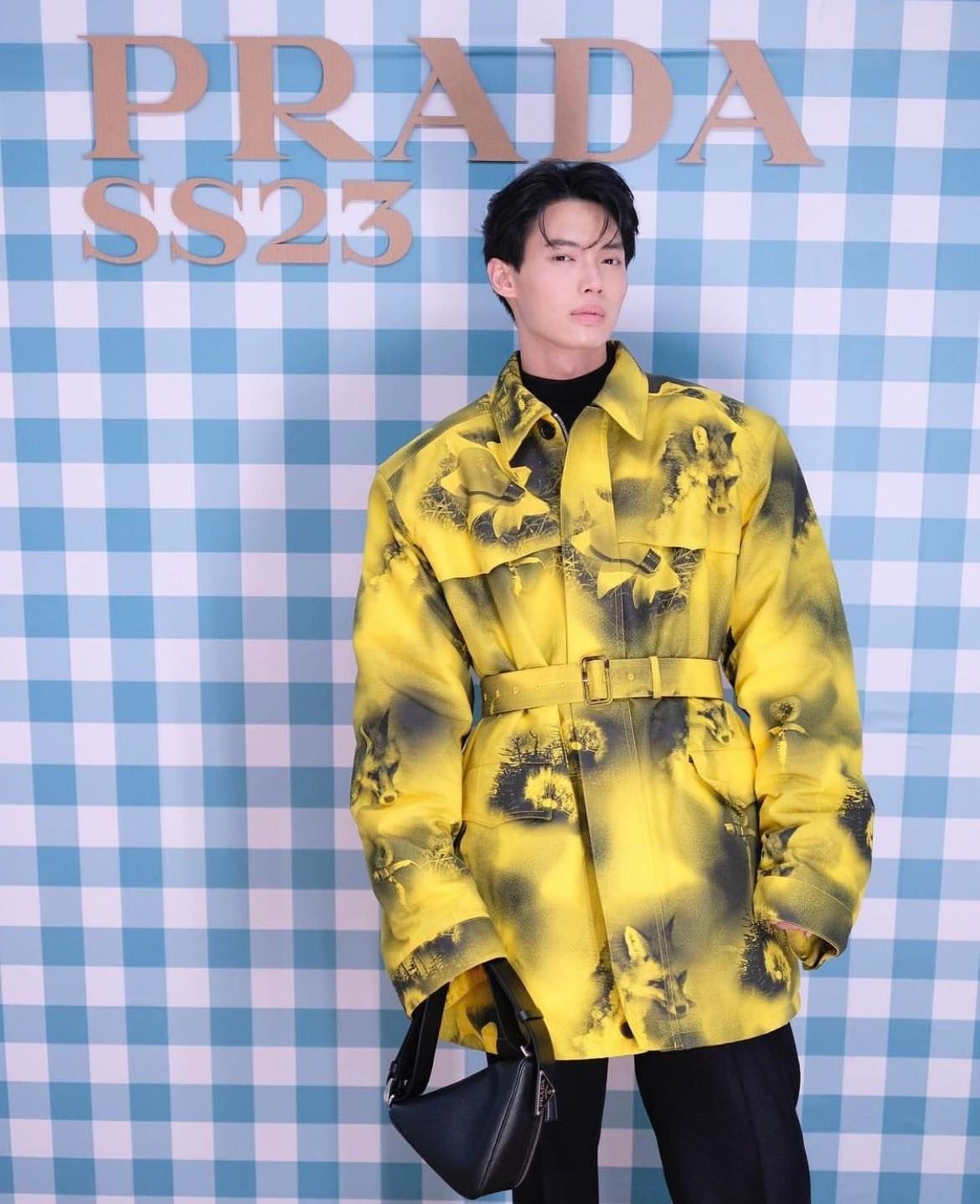 sao-han-do-bo-tuan-le-thoi-trang-gay-bao-mang-xa-hoi