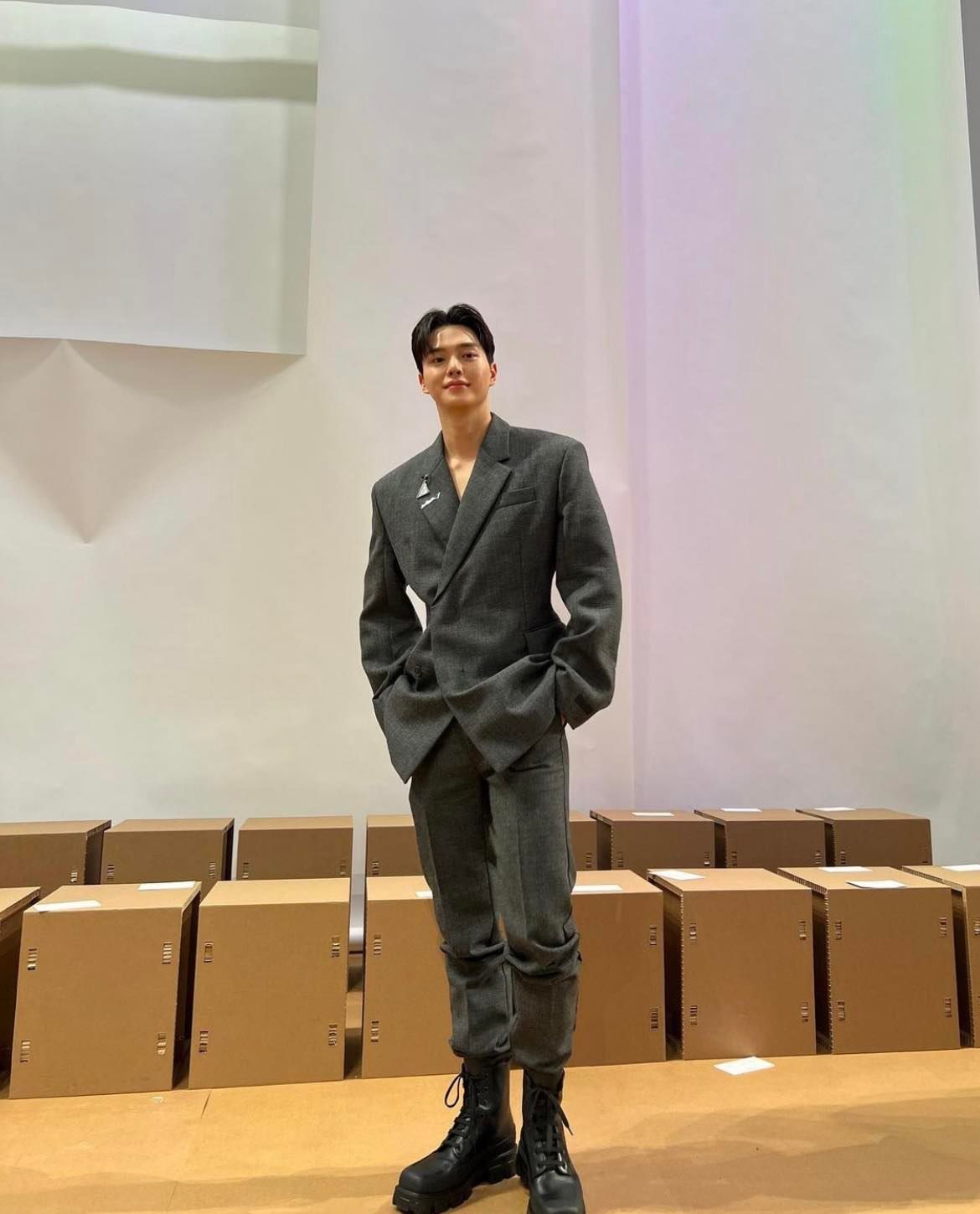 sao-han-do-bo-tuan-le-thoi-trang-gay-bao-mang-xa-hoi