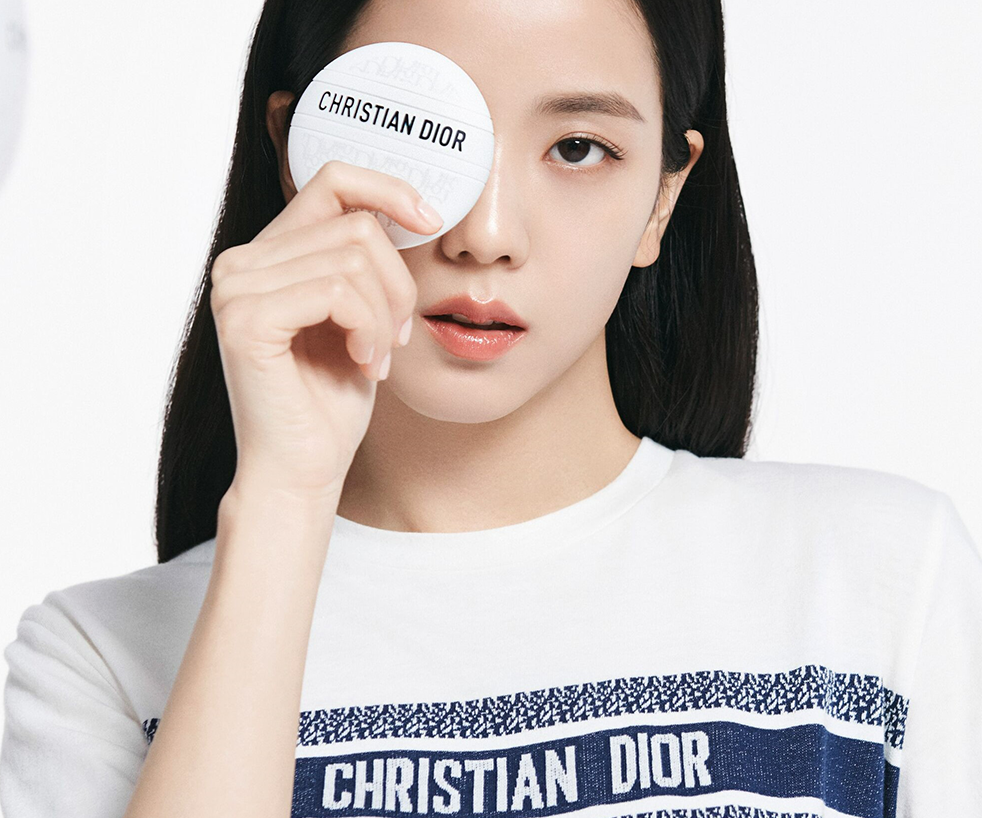 Châu Bùi săn ảnh Jisoo BlackPink khi dự show Dior Thu Đông 2023