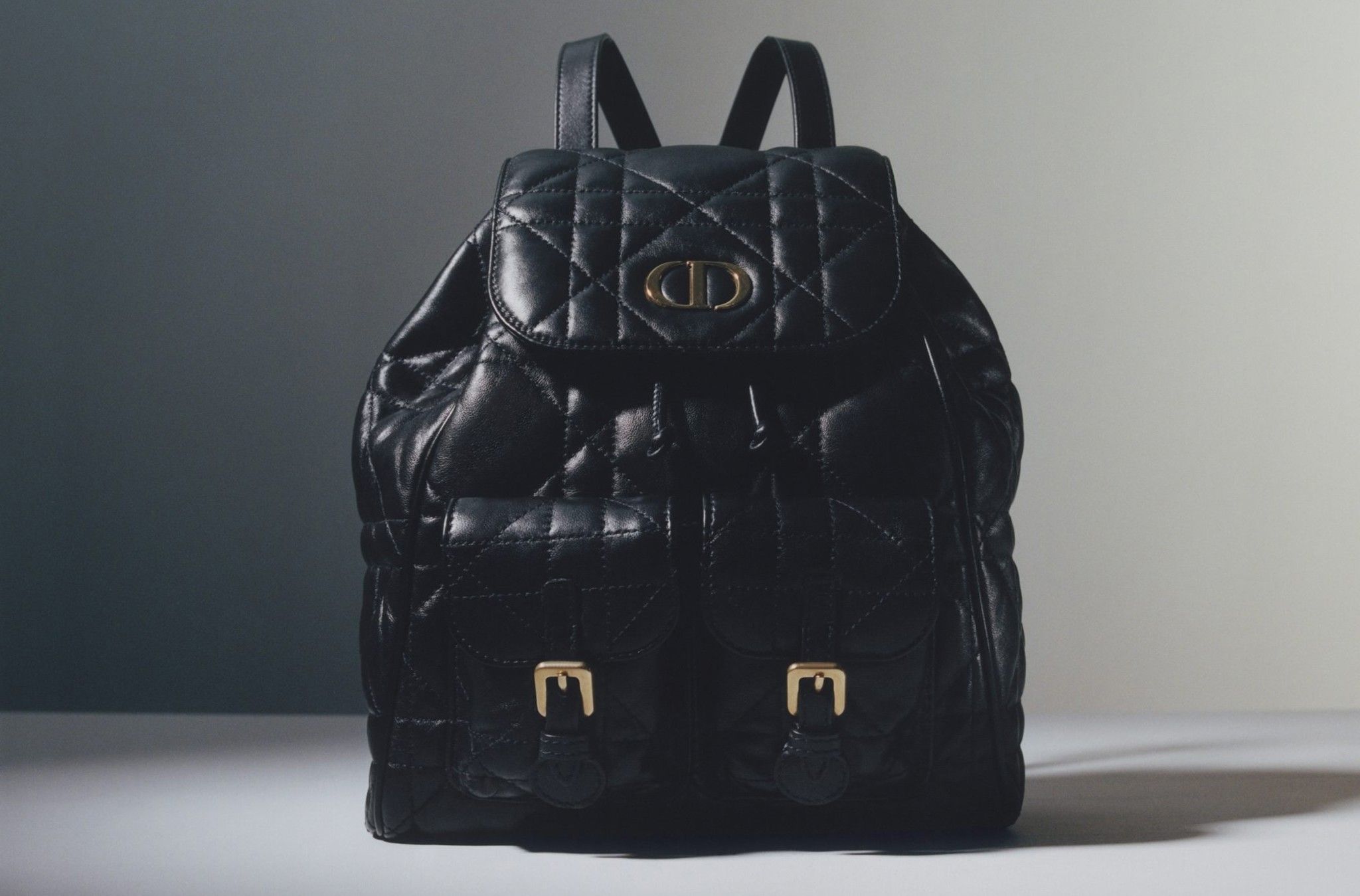 Hinh anh 1: Caro Backpack: Tan binh sang gia cua nha mot Dior