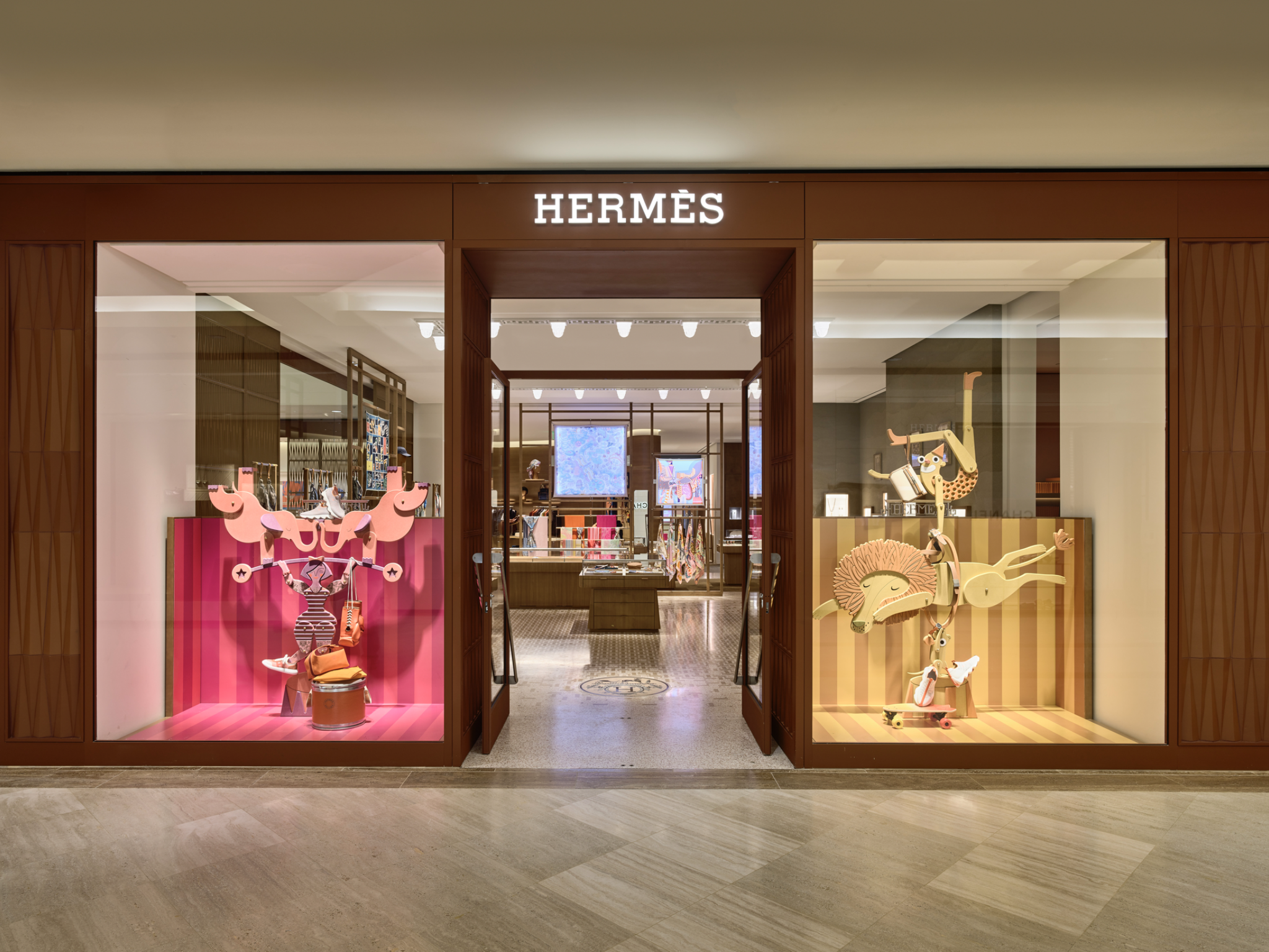hermes-thuong-4000-usd-cho-nhan-vien-toan-cau-sau-khi-doanh-thu-tang-vot