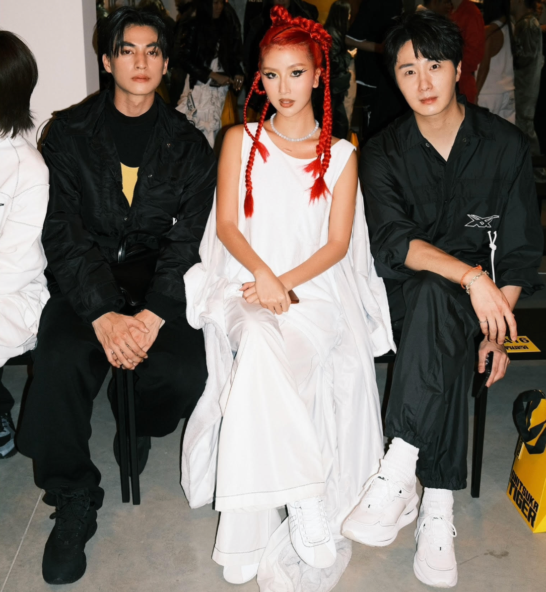 su-bien-hoa-day-sac-mau-cua-quynh-anh-shyn-tai-milan-fashion-week-2023