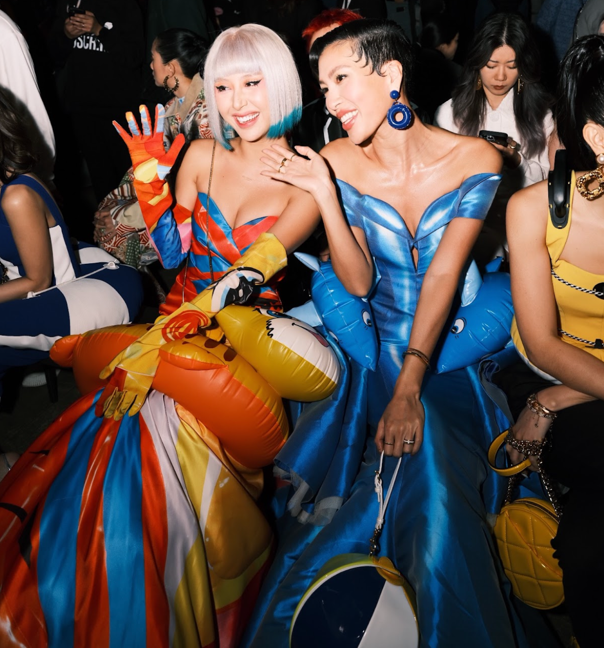 su-bien-hoa-day-sac-mau-cua-quynh-anh-shyn-tai-milan-fashion-week-2023