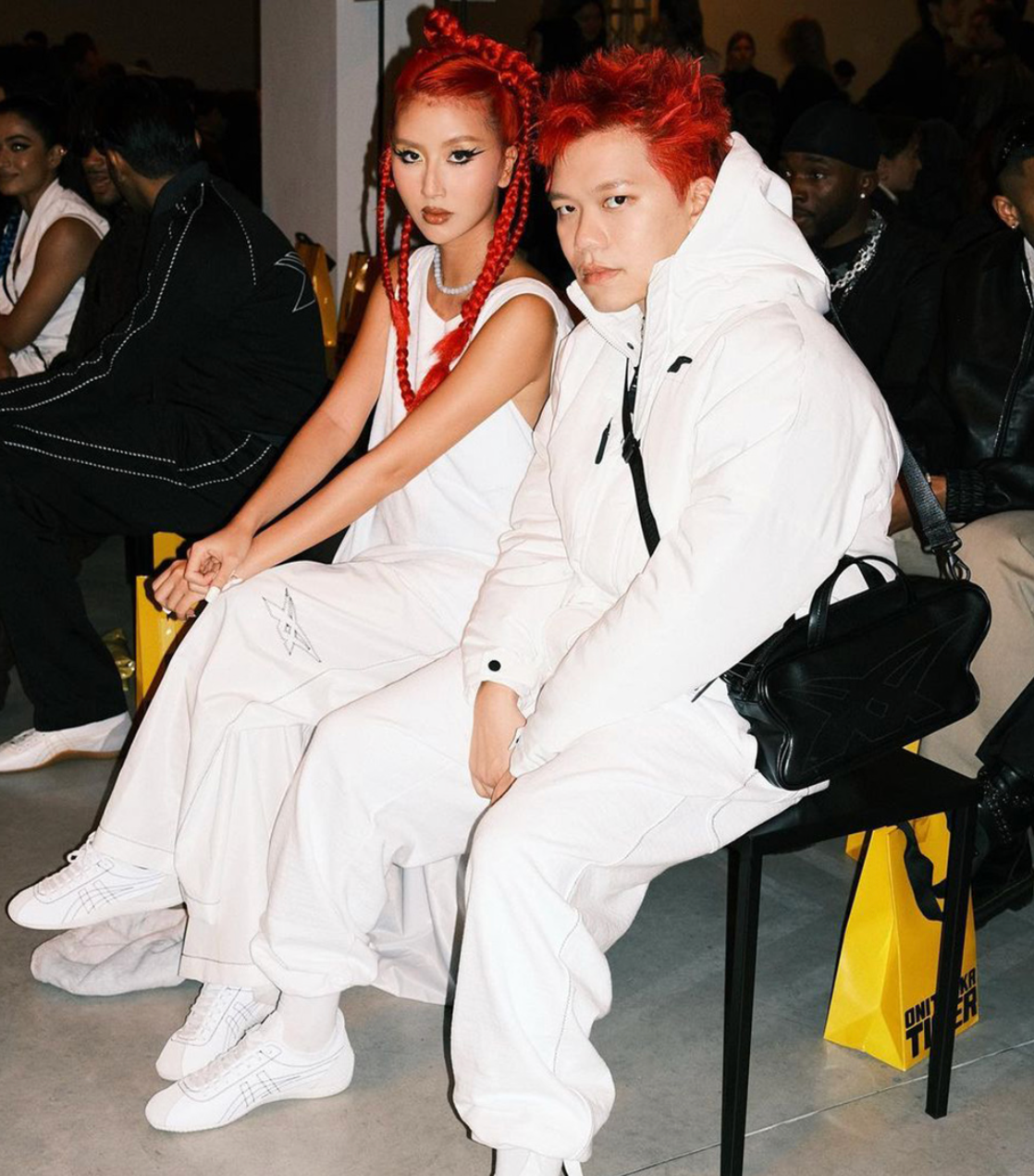 su-bien-hoa-day-sac-mau-cua-quynh-anh-shyn-tai-milan-fashion-week-2023