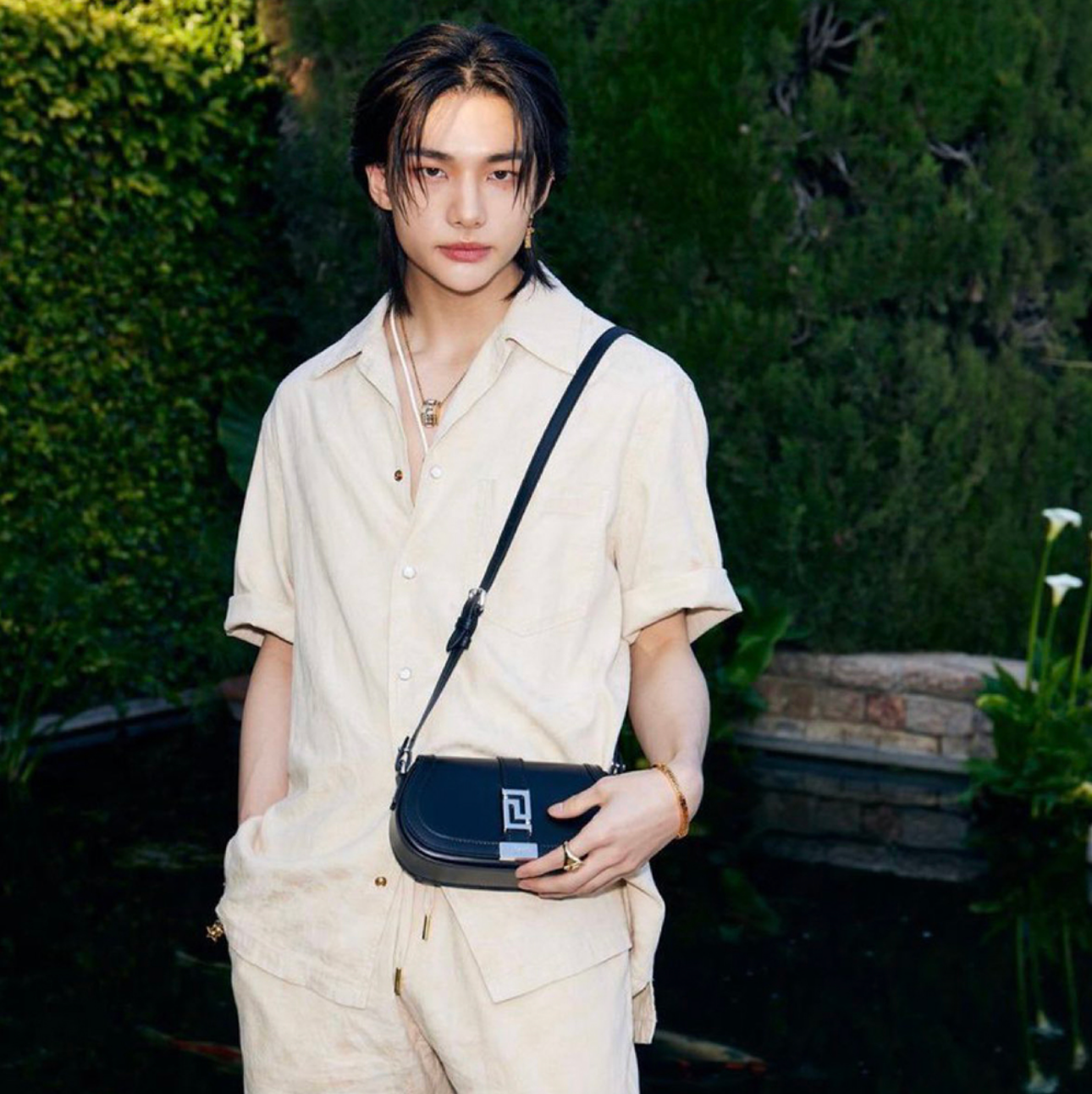 M N Ch O S N Y B T Ng C A Hyunjin T I Show Versace Resort 2024   Screenshot 2023 05 25 At 22.58.06 36f186bc54644bf784d37de52b364d97 Master 