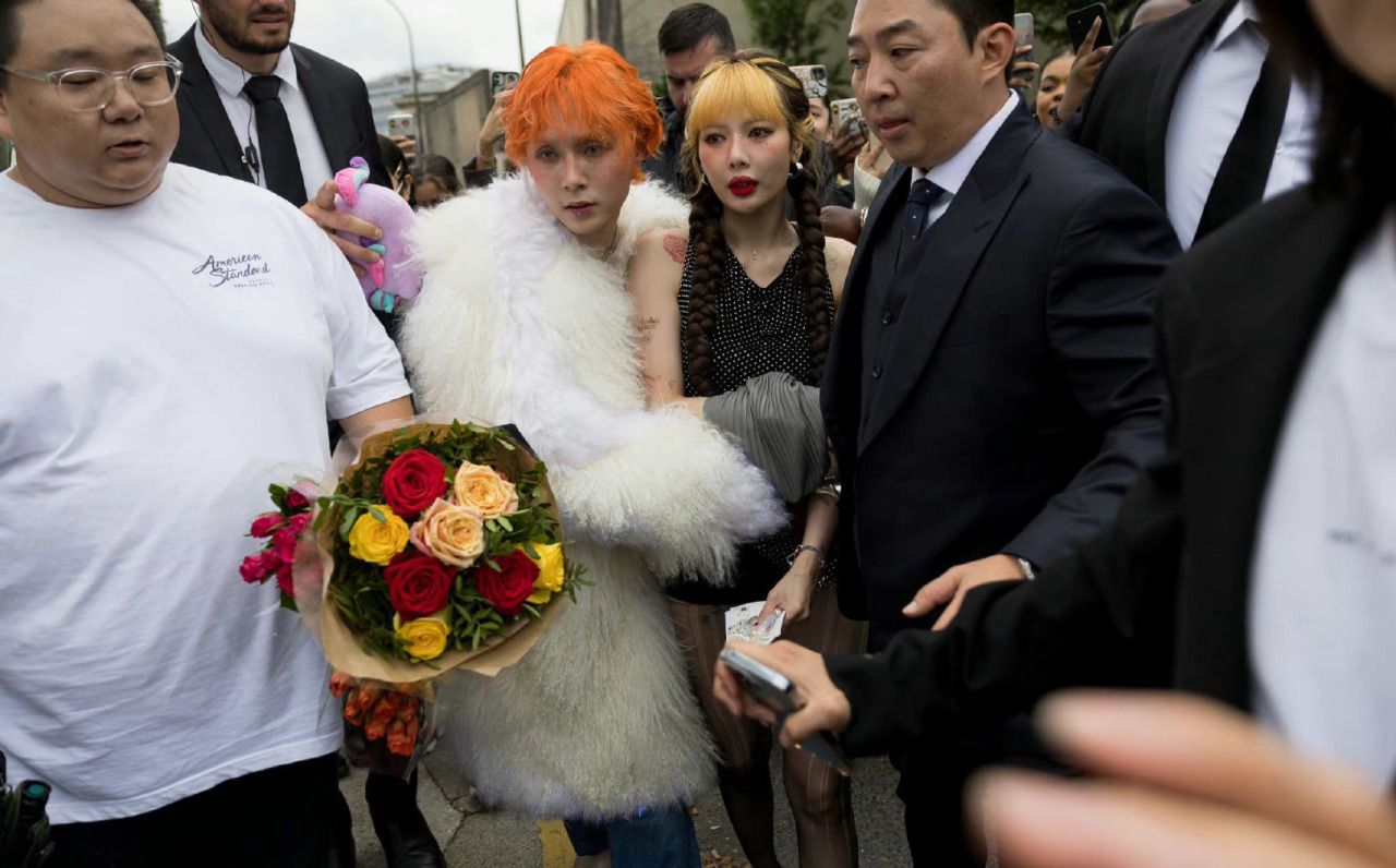 sao-han-do-bo-tuan-le-thoi-trang-gay-bao-mang-xa-hoi