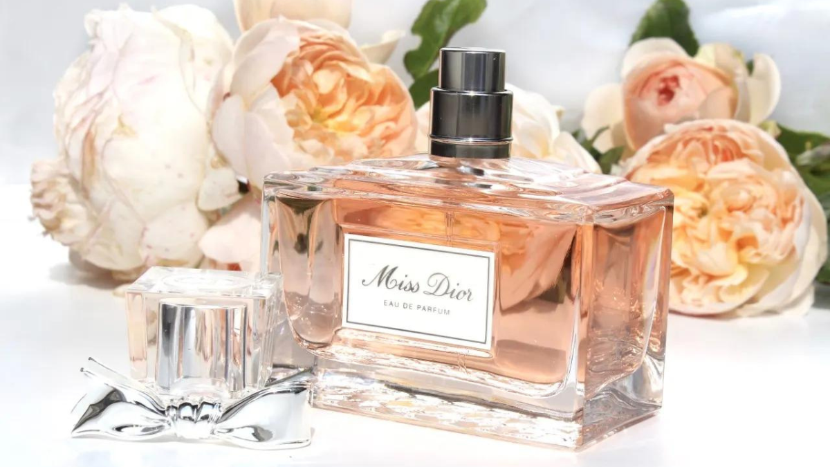 Hinh anh 2: MISS DIOR MILLEFIORI: Bo my pham dang mo uoc cua moi co gai