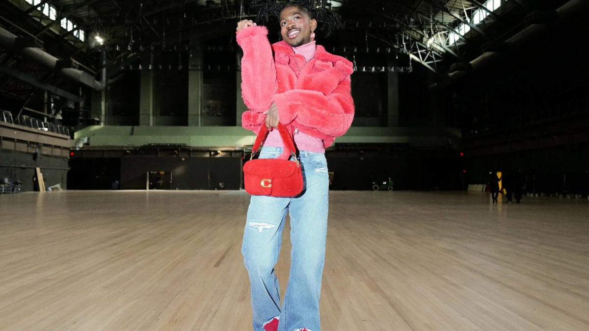 coach-bat-tay-cung-lil-nas-x-trong-bst-winter-2023-collection