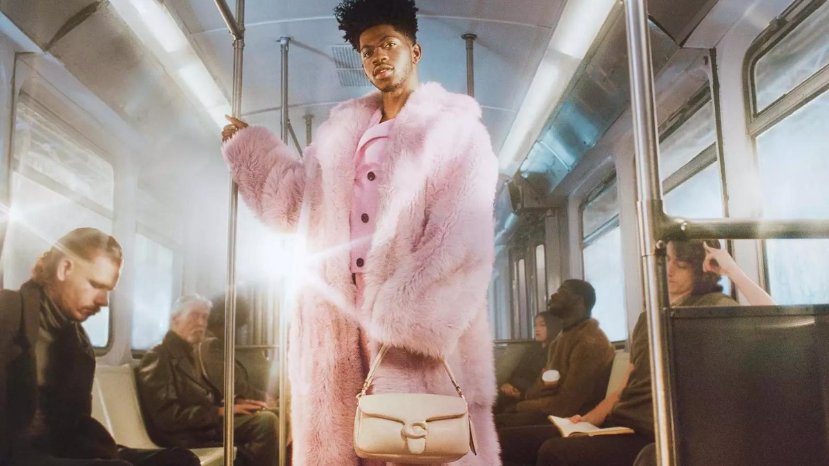 coach-bat-tay-cung-lil-nas-x-trong-bst-winter-2023-collection
