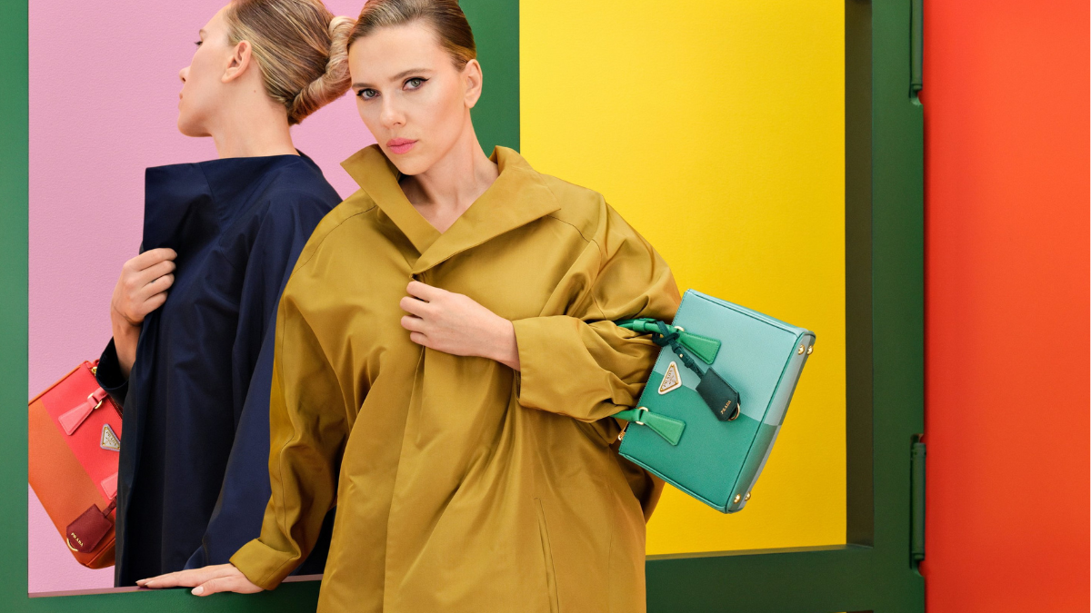 prada-hop-tac-cung-scarlett-johansson-trong-bst-tui-prada-s-galleria-b