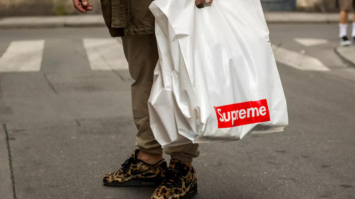 Hinh anh 5: The North Face va Supreme chao don tan CEO Bracken Darrell