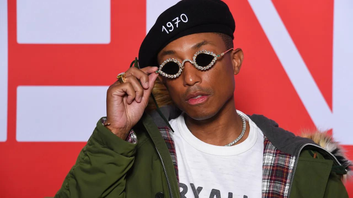 pharrell-williams-gia-nhap-louis-vuitton-co-gi-de-chung-ta-mong-cho
