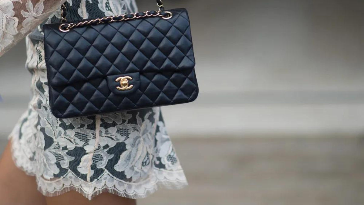 chanel-va-hermes-cuoc-chien-gia-thanh-cua-gioi-thuong-luu-hay-su-suy
