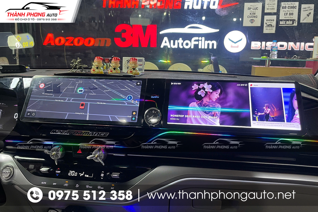 màn hình ô tô dài 24,6 inch