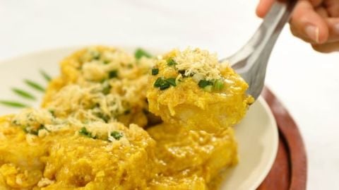 Cách làm Đậu hũ xốt trứng muối chà bông thơm ngon đơn giản tại nhà.
