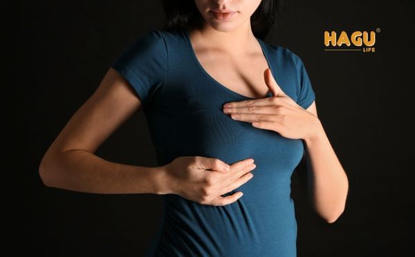 Massage ngực kích thích sữa về