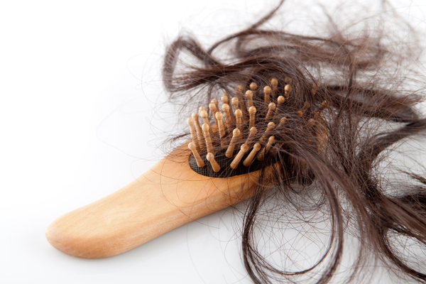 Những mẹo hay chống rụng tóc bạn cần biết