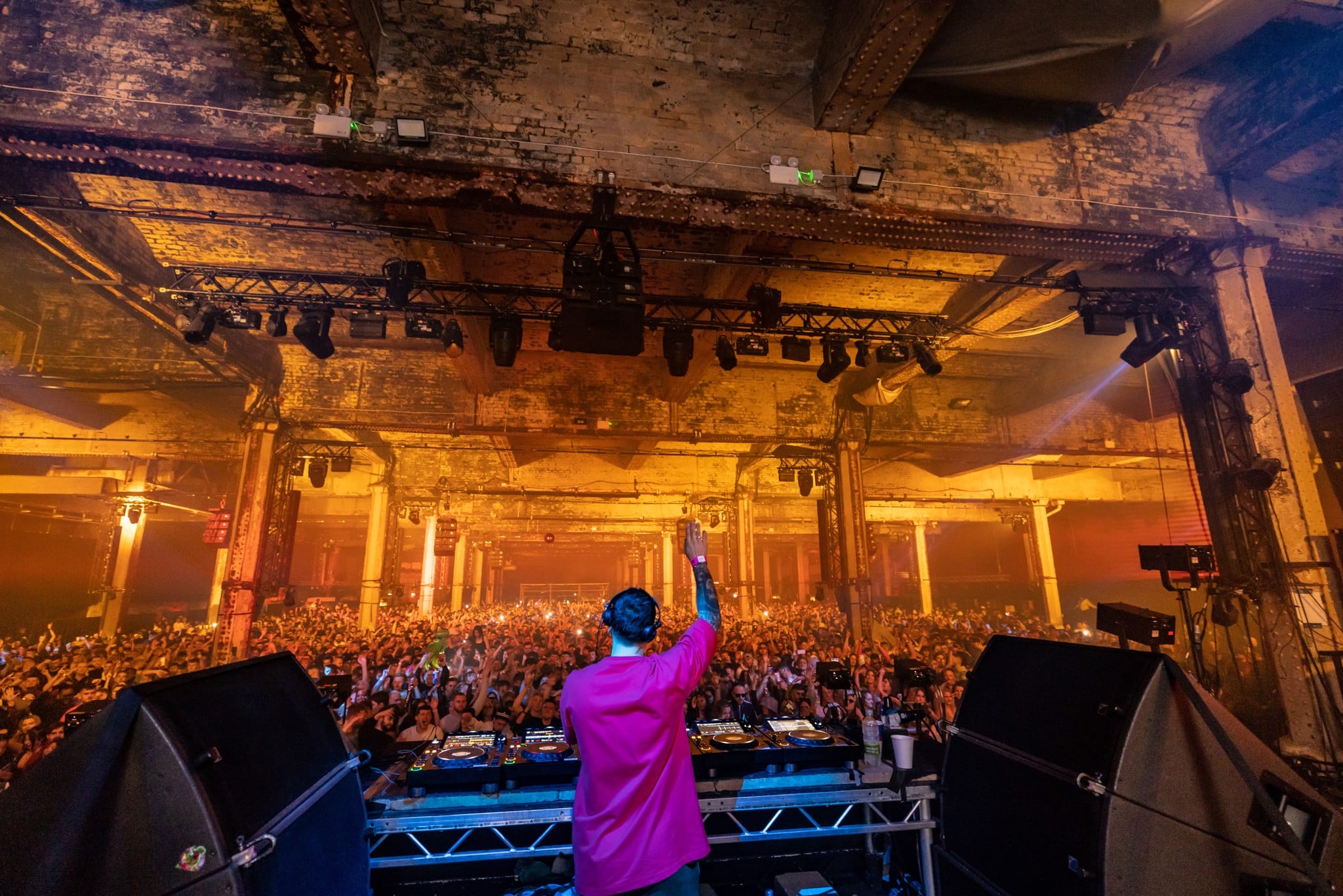 CÁCH ĐỂ TRỞ THÀNH MỘT DJ CHUYÊN NGHIỆP