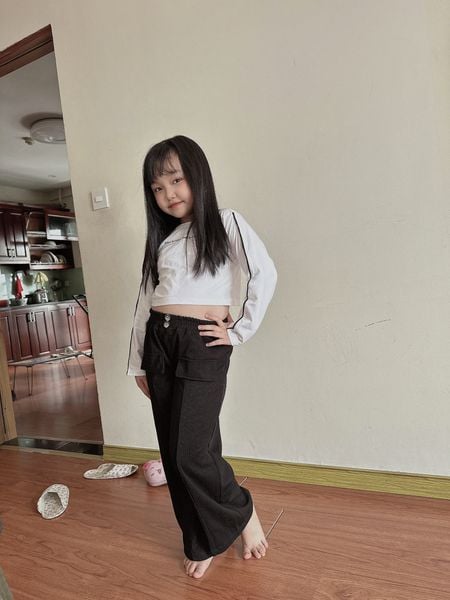 Tổng hợp hình ảnh các mẫu nhí đáng yêu mang đồ Bé Xinh Shop