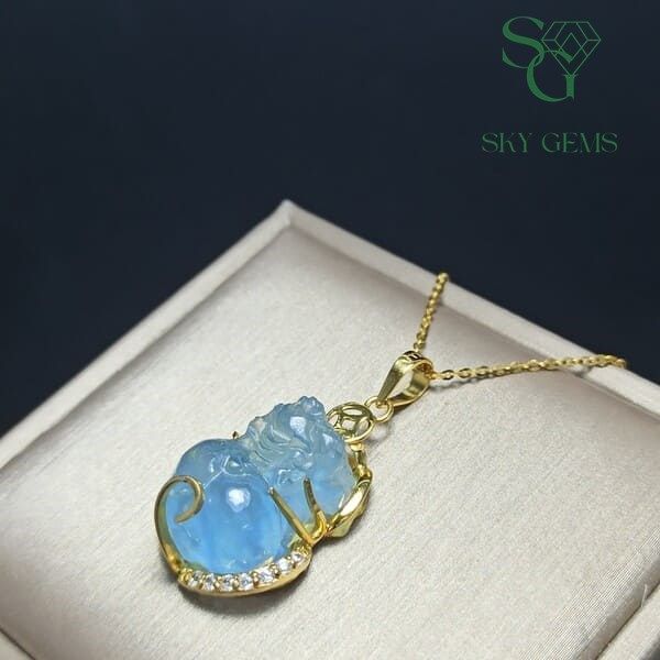 Mặt đeo cổ tỳ hưu Aquamarine bọc vàng