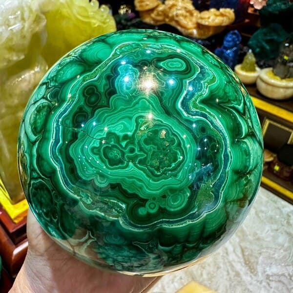 Quả Cầu Khổng Tước (Malachite): Viên Ngọc Xanh Bí Ẩn